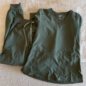 Med couture scrub set